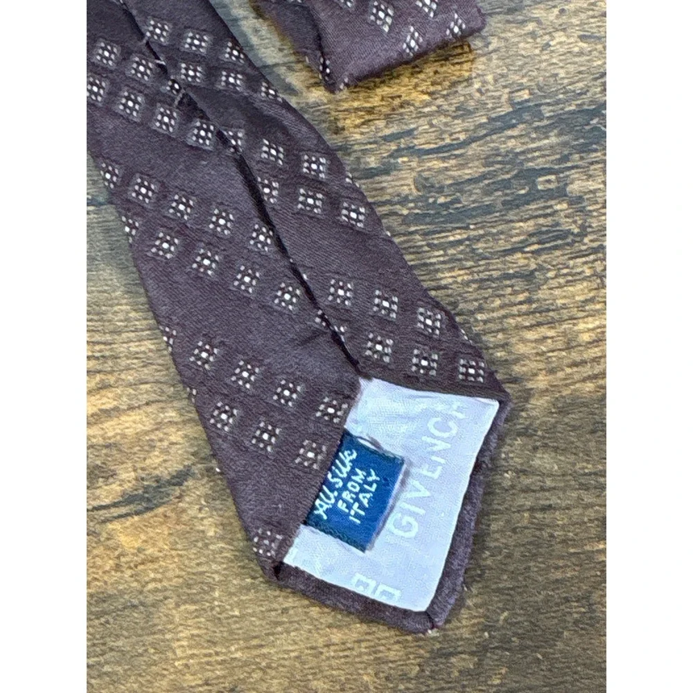 Givenchy Gentlemen Paris Brown Silk Geometric Diamond Pattern Necktie Italy